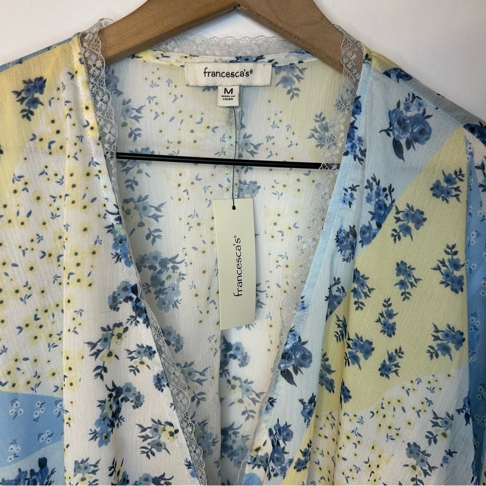 *NWT* Francesca’s Blue and Yellow Jill Floral Wrap Blouse Top, Size Medium - Picture 6 of 11